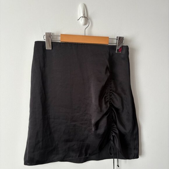 Aritzia Wilfred Allusion Satin Mini Skirt Ruched Black Size 8 - Picture 5 of 9